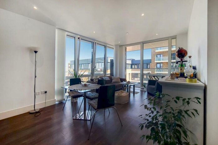 2 Bedroom Flat To Rent In Naval House, Woolwich Riverside, London, SE18