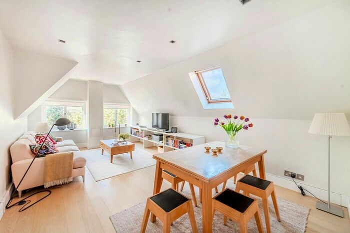 2 Bedroom Flat To Rent In Collingham Gardens, South Kensington, London, SW5