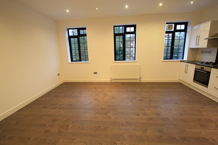 2 Bedroom Flat To Rent In Astoria Walk, London, SW9