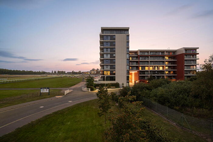 2 Bedroom Flat To Rent In Kingman Way, Newbury, RG14