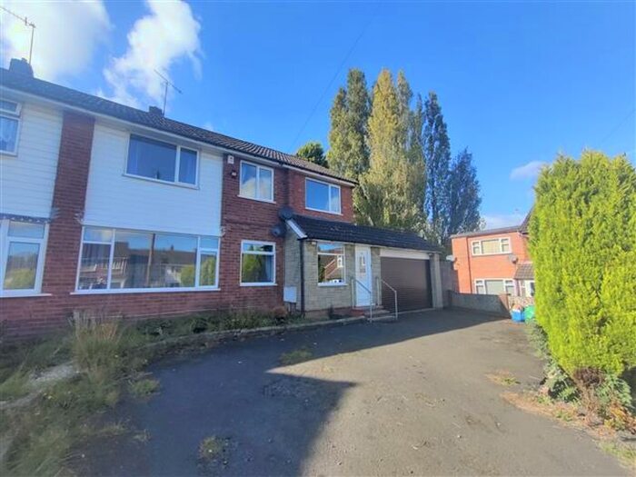 4 Bedroom Semi-Detached House To Rent In Kendall Rise, Kingswinford, DY6