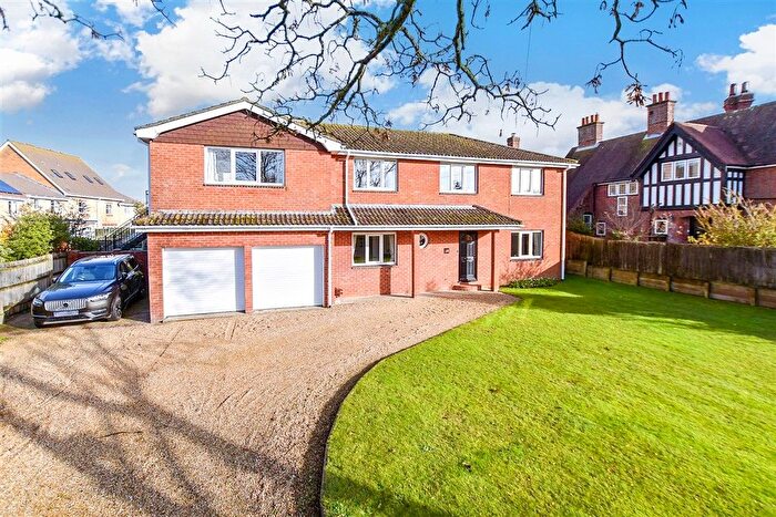 5 Bedroom Detached House For Sale In Old Road, East Cowes, Isle Of Wight, PO32