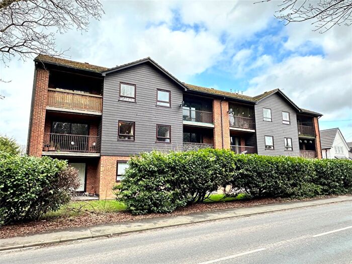 2 Bedroom Flat For Sale In Broomwood Gardens, Pilgrims Hatch, Brentwood, Essex, CM15