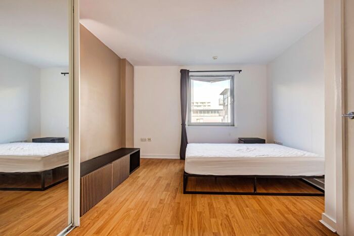 2 Bedroom Flat To Rent In Deals Gateway, London, SE13