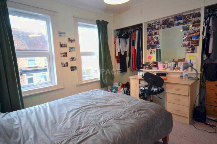 3 Bedroom Terraced House To Rent In Lincoln Road, Reading, RG2