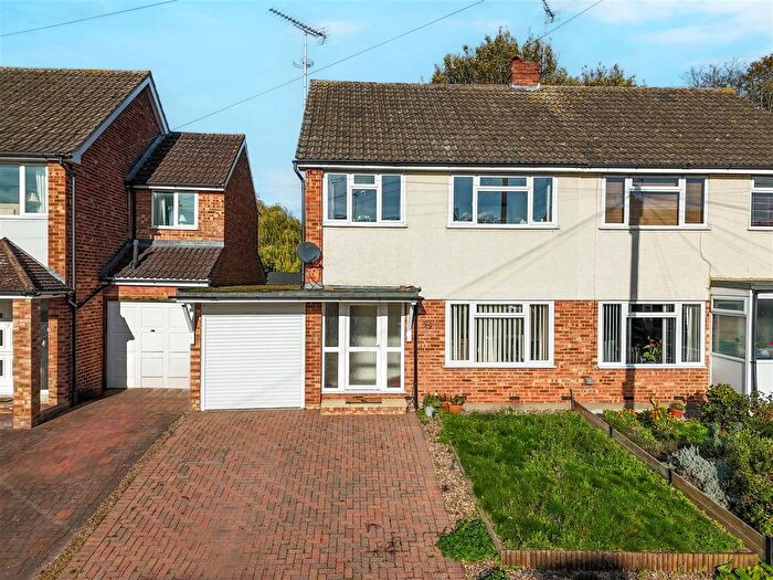 4 Bedroom Semi-Detached House For Sale In Glebe Crescent, Broomfield, Chelmsford, CM1