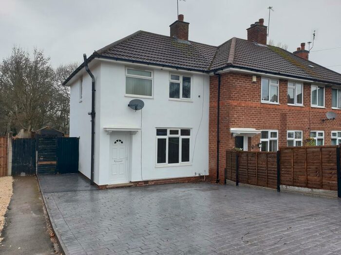 3 Bedroom House To Rent In Stanbury Road, Birmingham, B14