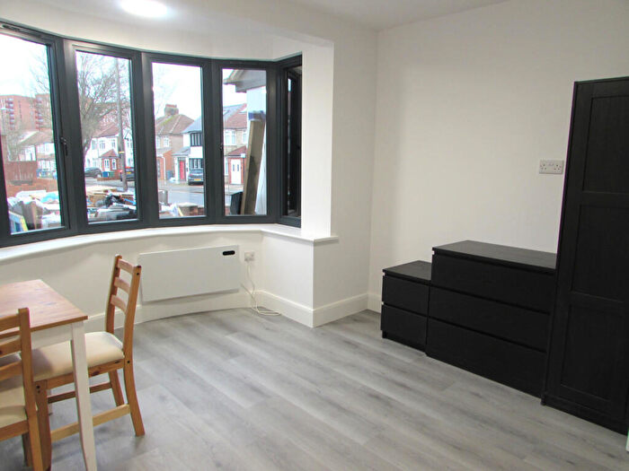 1 Bedroom End Of Terrace House To Rent In Harley Road, Harrow, Middlesex, HA1