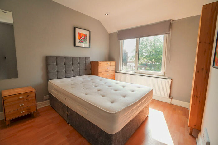 1 Bedroom Terraced House To Rent In Room, Old Lane, LS11