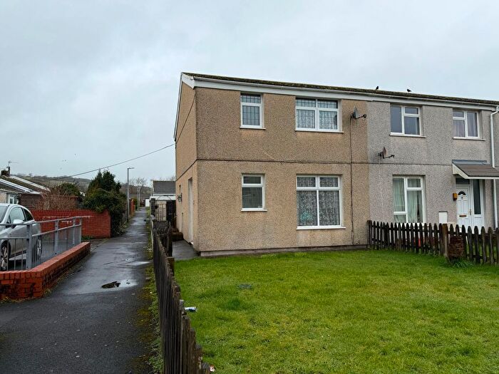 3 Bedroom Semi-Detached House For Sale In Ger Y Gwendraeth, Kidwelly, SA17
