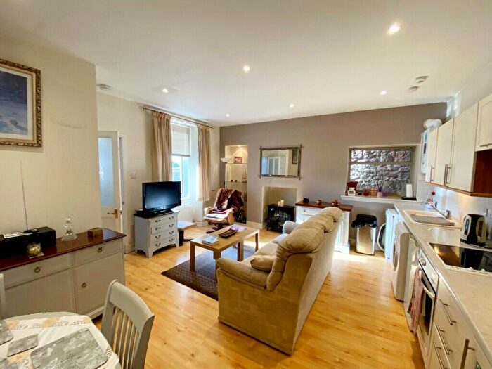 1 Bedroom Flat For Sale In New Road Milnathort, KY13