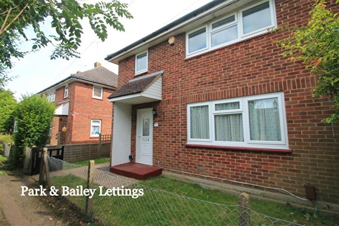 3 Bedroom House To Rent In Bedroom Semi Detached House In Caterham Valley, CR3