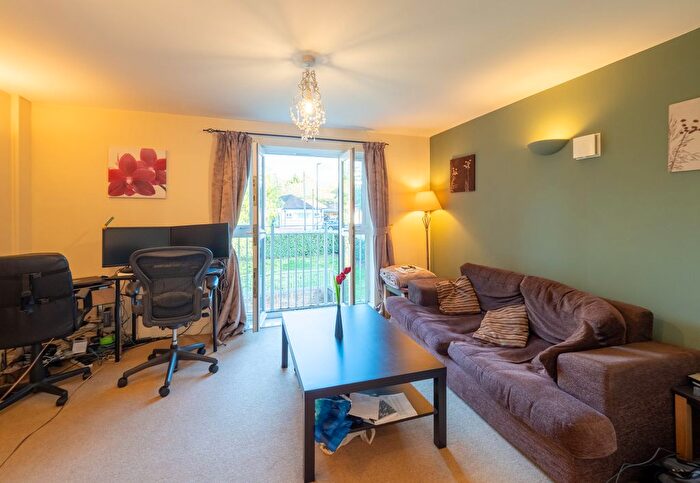 1 Bedroom Flat For Sale In Periwood Crescent, London, UB6