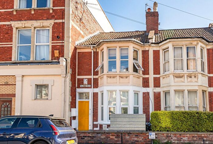 2 Bedroom Maisonette For Sale In Raleigh Road, Bristol, Somerset, BS3