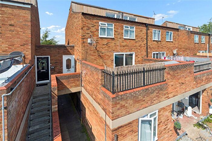 2 Bedroom Maisonette For Sale In Steeplehall, Basildon, Essex, SS13