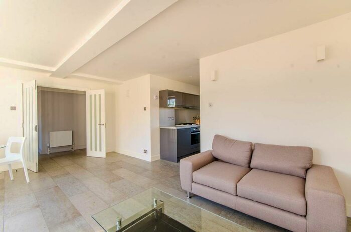 2 Bedroom Flat To Rent In Great Sutton Street, Clerkenwell, London, EC1V