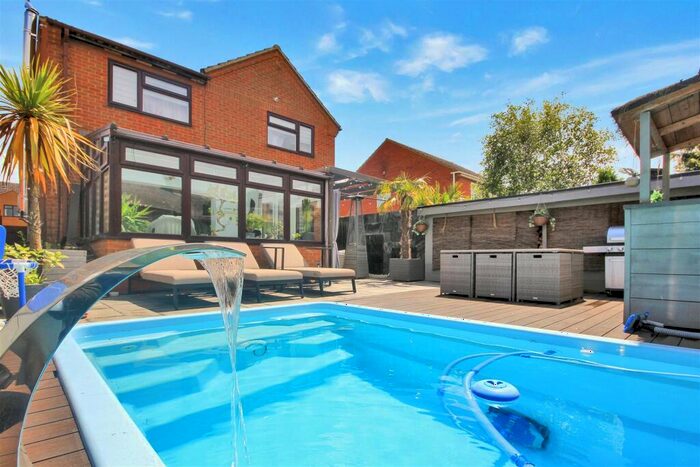 5 Bedroom Detached House For Sale In Chichele Street, Higham Ferrers, NN10
