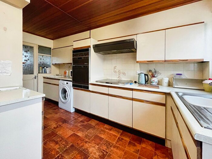 3 Bedroom End Of Terrace House For Sale In New Cheltenham Road, Kingswood, Bristol, South Gloucestershire, BS15