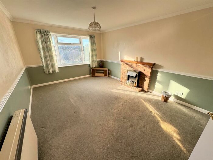 1 Bedroom Flat For Sale In Chideock Close, Parkstone, Poole, BH12