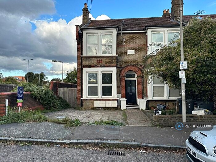 2 Bedroom Flat To Rent In Selsdon Road, London, E11