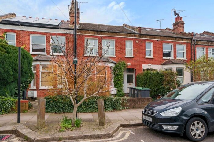 2 Bedroom Maisonette To Rent In Crescent Road London, N22