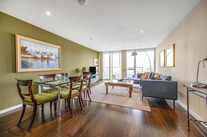 2 Bedroom Flat To Rent In Lever Street, London, EC1V