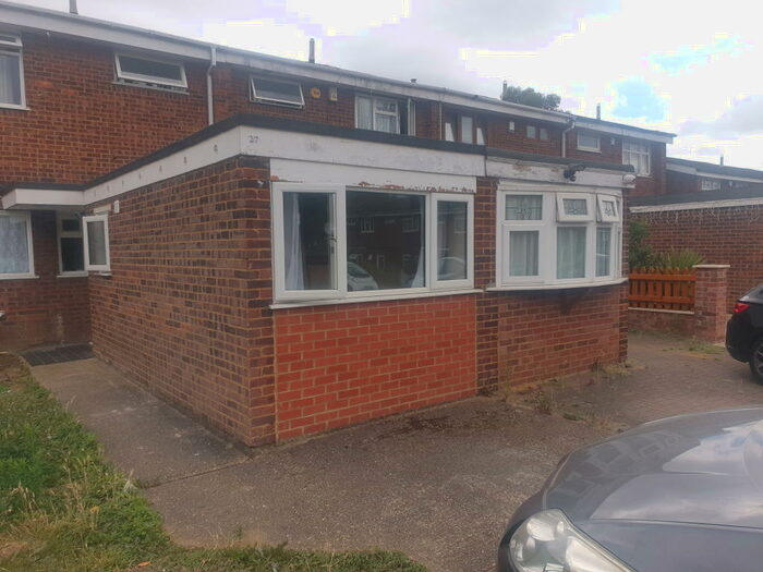 Studio To Rent In Copper Beech Close, IG5