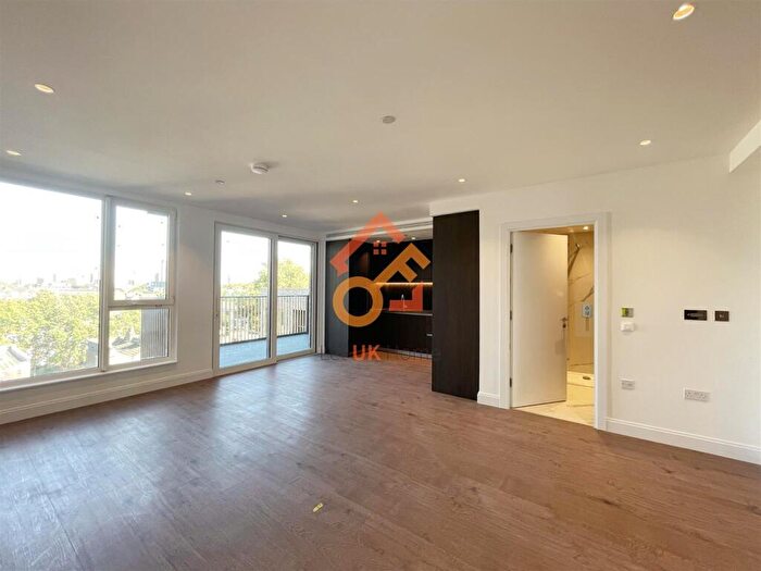 2 Bedroom Flat To Rent In Juniper Gardens, Gasholder Place, London, SE11