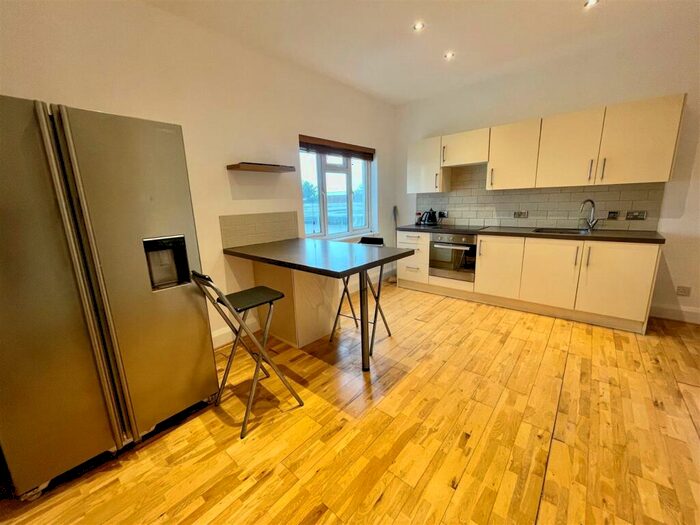 2 Bedroom Maisonette To Rent In Portland Road, Hove, BN3