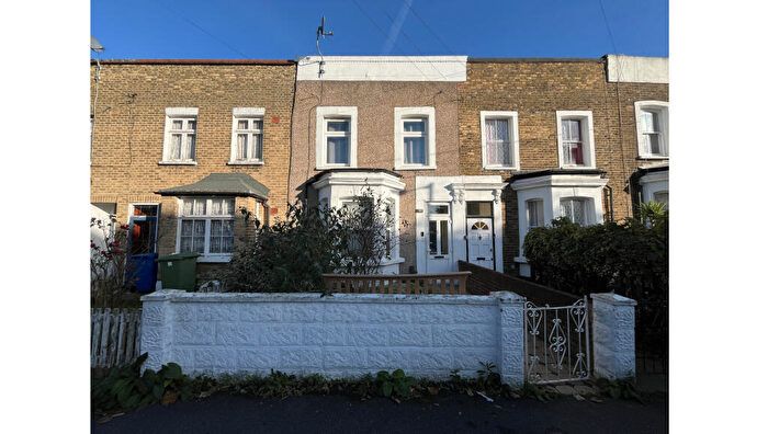 3 Bedroom Terraced House For Sale In Gordon Road, Peckham, London, SE15