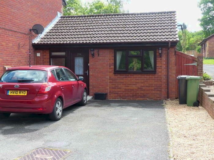 1 Bedroom Semi-Detached Bungalow To Rent In West End, Southampton, SO18