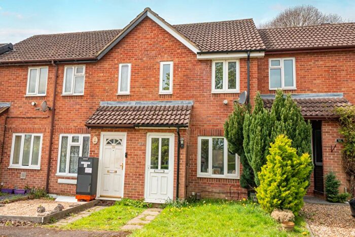 1 Bedroom Terraced House For Sale In Swallowfields, Andover., SP10