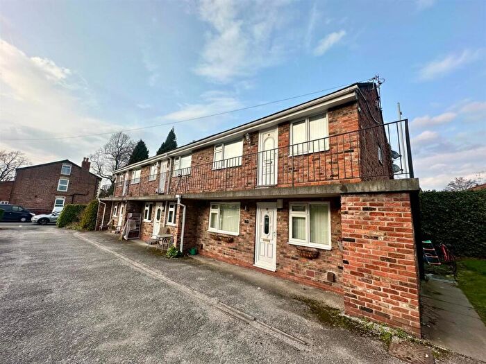 2 Bedroom Flat To Rent In Clare Court, Offerton, Stockport, SK1