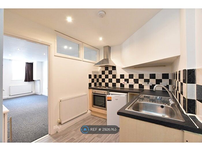 Studio To Rent In Guildford Street, Luton, LU1
