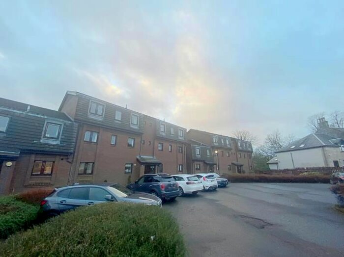 2 Bedroom Flat To Rent In Park View, Strathaven, ML10