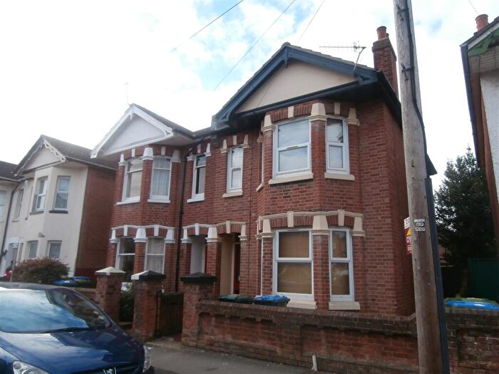 4 Bedroom Semi-Detached House To Rent In Coventry Road, Southampton, SO15