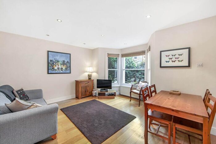 2 Bedroom Flat For Sale In Northwood Road, Highgate, N6