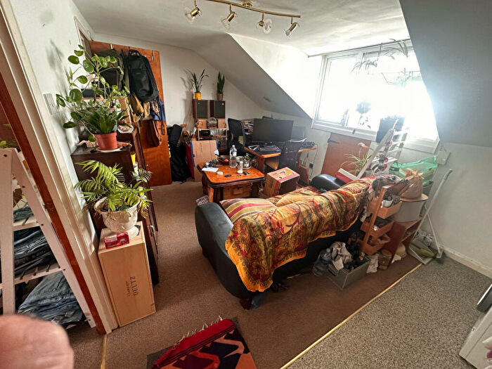 1 Bedroom Flat To Rent In Grosvenor Avenue, N5