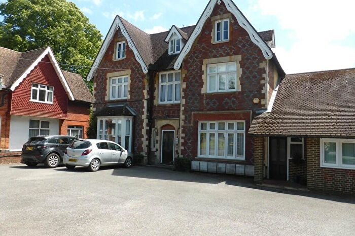 3 Bedroom Apartment To Rent In Alma Road, Reigate, RH2