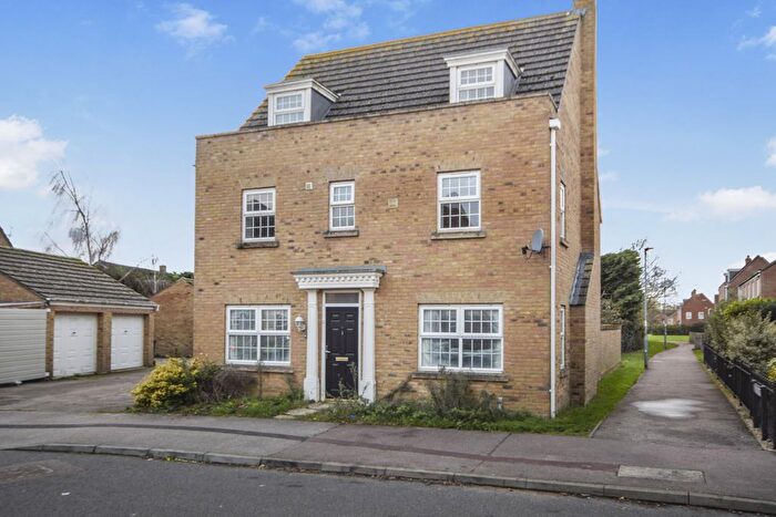 5 Bedroom Detached House For Sale In Robertson Way, Sapley, PE28