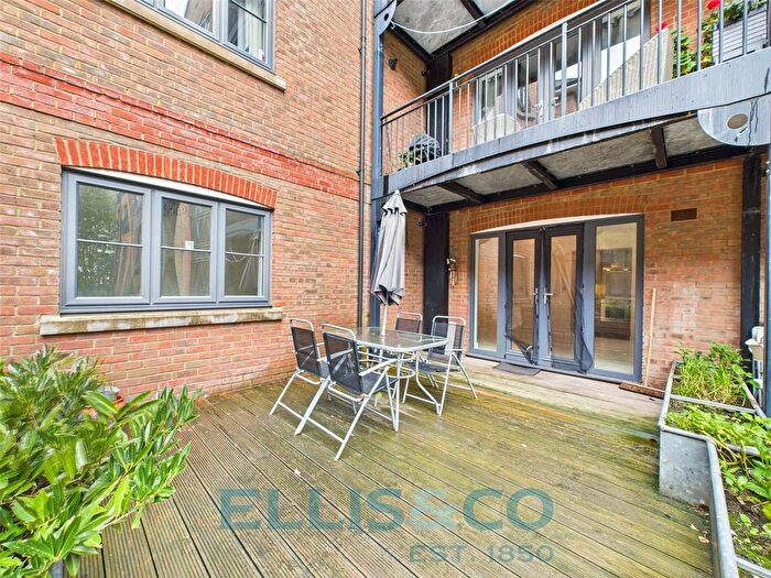 2 Bedroom Flat To Rent In Cannons Wharf, Tonbridge, Kent, TN9