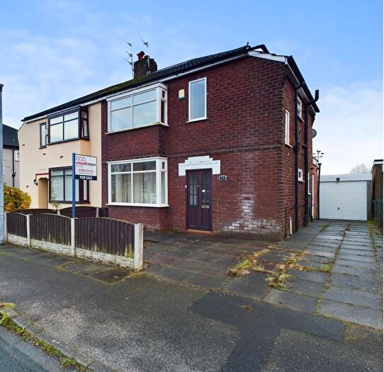 3 Bedroom Semi-Detached House For Sale In Green Avenue, Tyldesley, M29