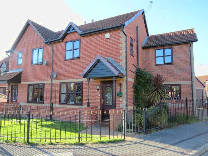 Houses for sale & to rent in DN3 1QA, Elizabeth Avenue, Edenthorpe