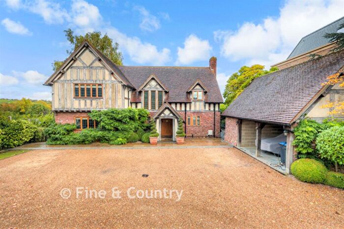 4 Bedroom Detached House For Sale In Bury Road, London, E4