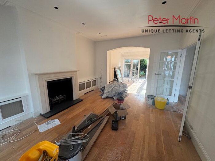 4 Bedroom Semi-Detached House To Rent In Golders Green Crescent, Golders Green, NW11