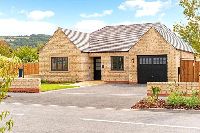 2 Bedroom Bungalow For Sale In Ashmead Drive, Gotherington, Cheltenham, Gloucestershire, GL52