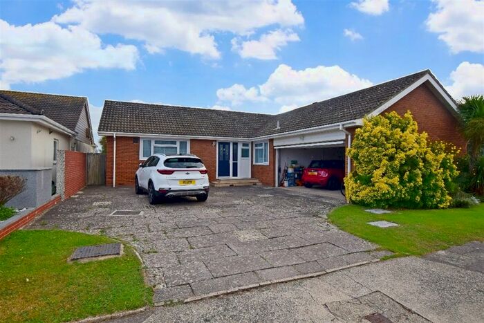 4 Bedroom Detached Bungalow To Rent In Shorecroft, Aldwick, Bognor Regis, West Sussex, PO21