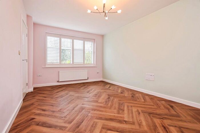 4 Bedroom Detached House For Sale In Club Lane, Birmingham, B31