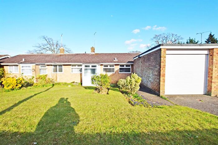 2 Bedroom Semi-Detached Bungalow For Sale In Hutsford Close, Gillingham, ME8