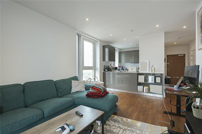 1 Bedroom Apartment For Sale In Victory Parade, Woolwich, SE18